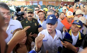En medio de crisis con Venezuela, Santos visita La Guajira
