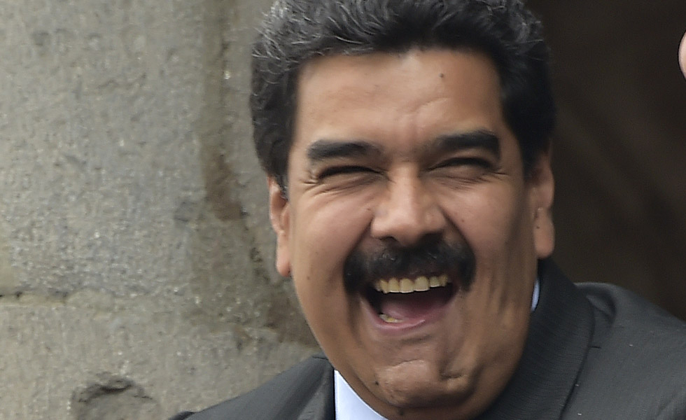 El Nuevo Herald: Acosado por la impopularidad, Maduro juega a la guerra