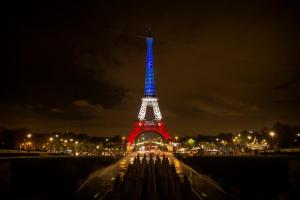 La torre Eiffel cerrada otra vez por seguridad