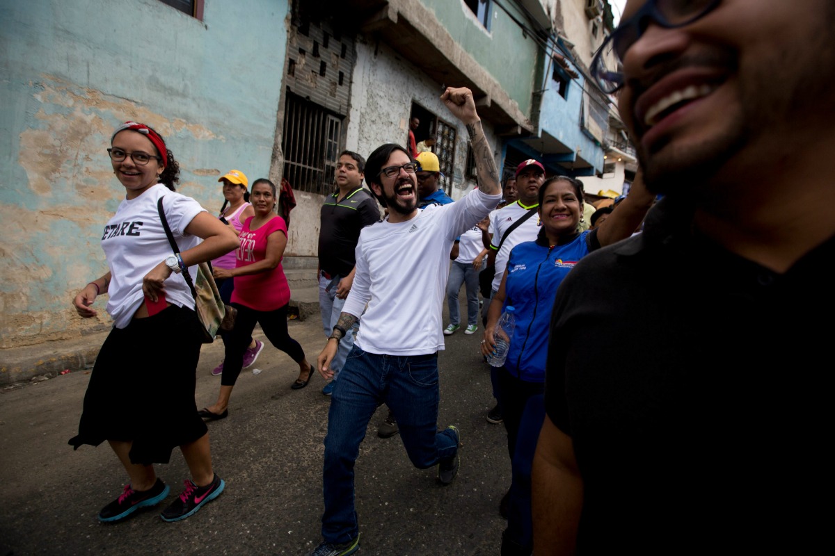 Oposición venezolana celebró victoria junto a electores