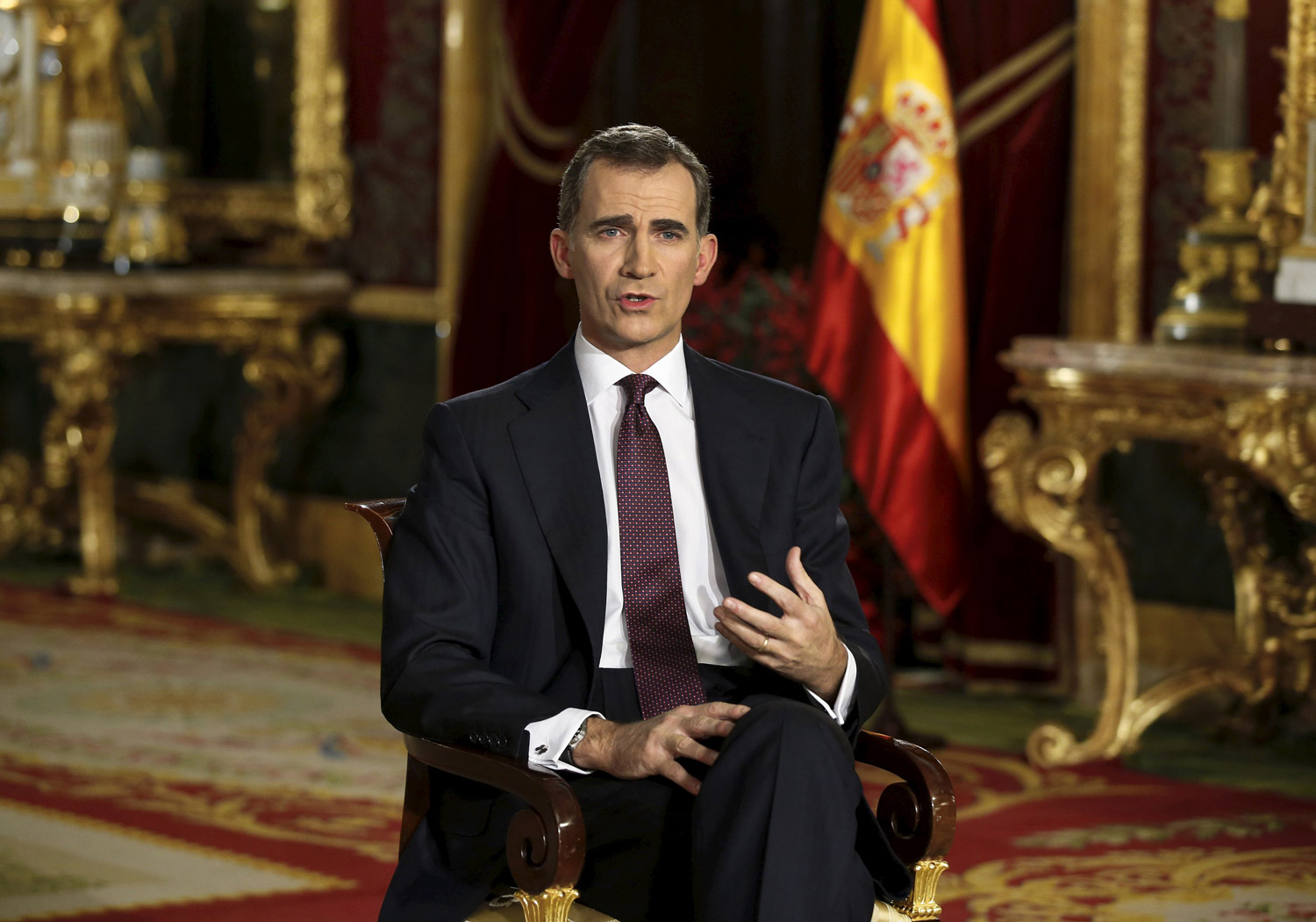Felipe VI pide a los partidos entendimiento y garantiza la unidad de España