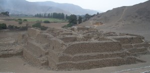 Descubren en Perú templo de más de mil años donde sacrificaban mujeres