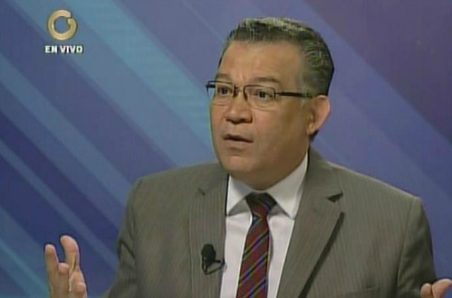 Enrique Márquez: Esta crisis no se resuelve solo desde la Asamblea