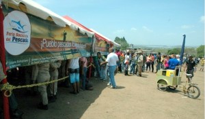 Ni variedad ni “precios solidarios” en Feria Socialista del Pescado en Bolívar