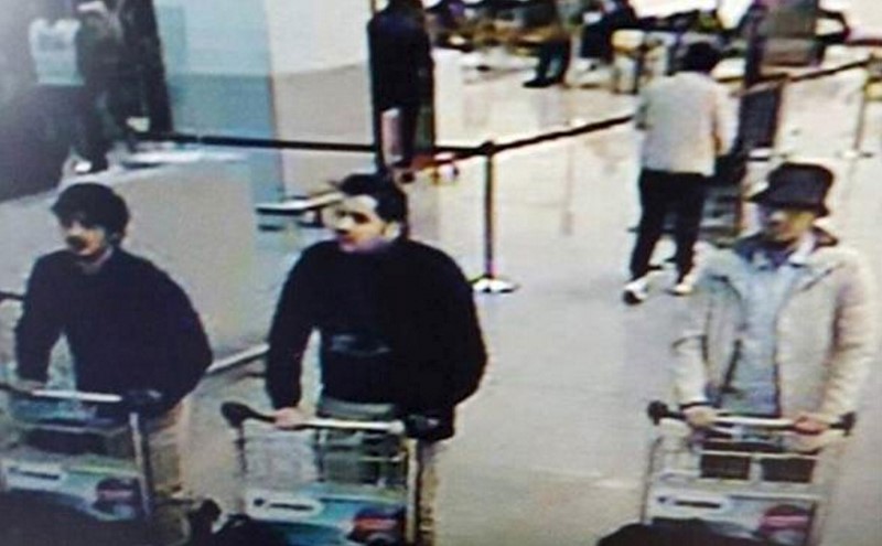 Atacantes de Bruselas impidieron que taxista tocara las maletas con explosivos