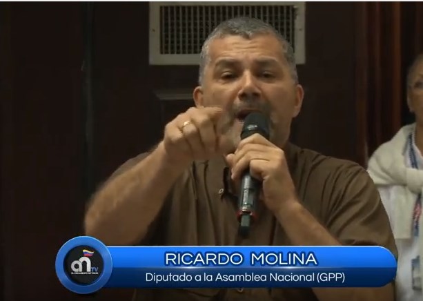 Ricardo Molina asegura que oficialistas tienen moral para hablar de abusos contra DDHH