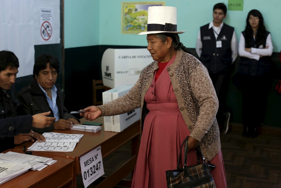 Cierran colegios electorales de los comicios generales de Perú