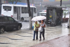 Inameh: Ondas tropicales provocarán fuertes lluvias este martes
