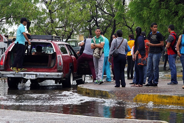 Lluvias en Zulia ocasionaron fallas en 42 circuitos eléctricos