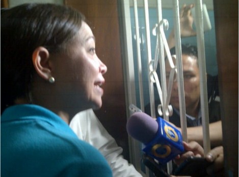 Cobardes agreden a María Corina Machado en Hospital Universitario de Mérida