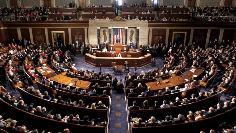 Grupo de senadores de EEUU alcanza un acuerdo bipartidista sobre inmigración