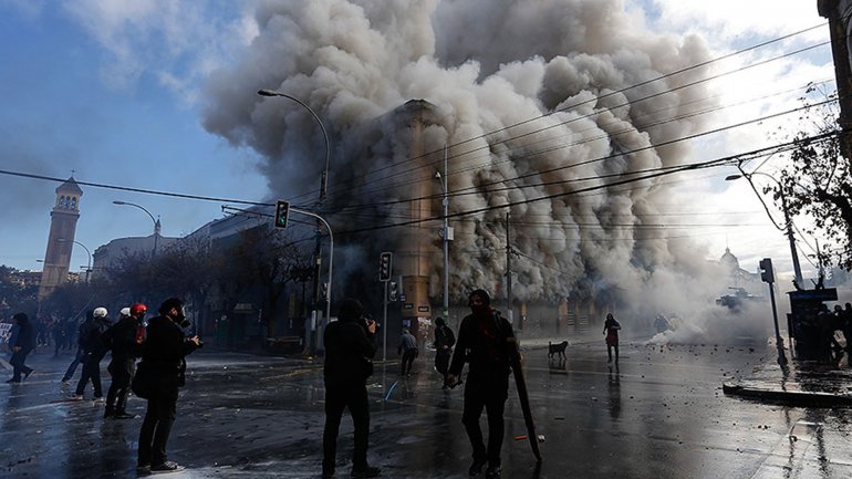 Un muerto en Chile por incendio provocado tras discurso de Bachelet