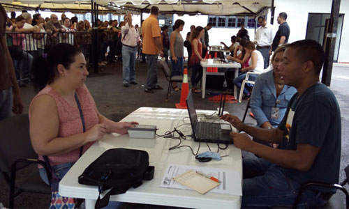 En Aragua validaron 4.016 firmas en primer día de jornada