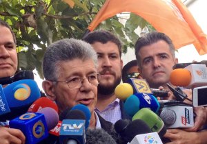 Ramos Allup tras suspensión de audiencia de López: Los tribunales son pelotones de ejecución judicial