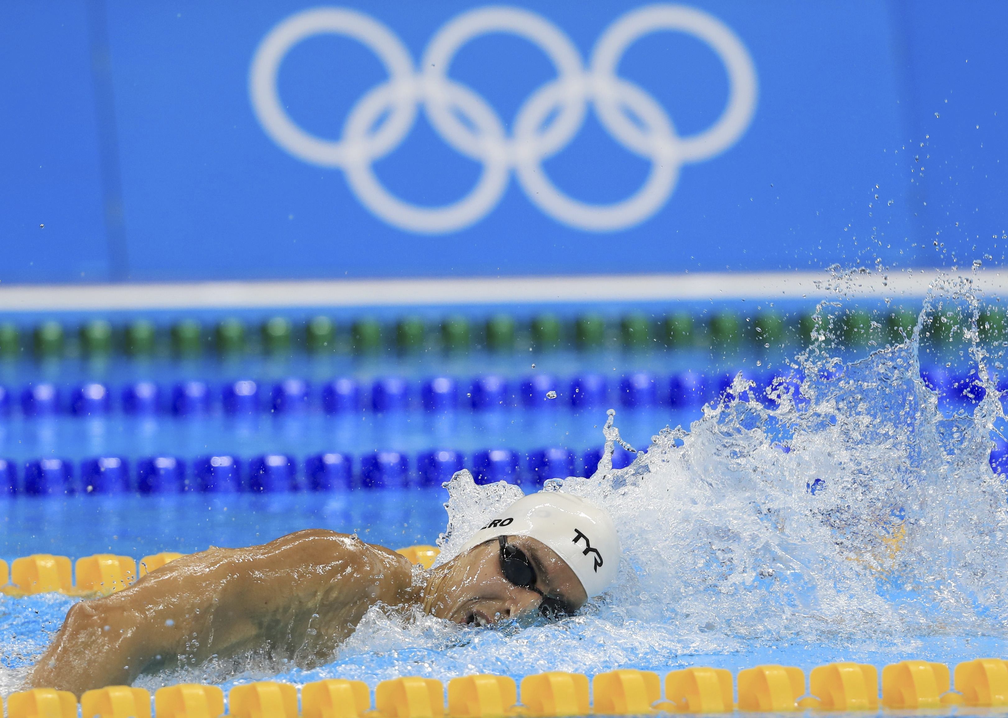 ¡Orgullo venezolano! Cristian Quintero clasificó a la siguiente ronda de natación masculina en Río 2016