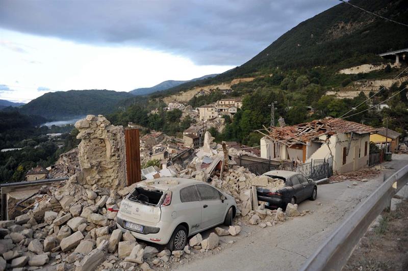 Impactantes imágenes del devastador terremoto que sacudió a Italia (Fotos)