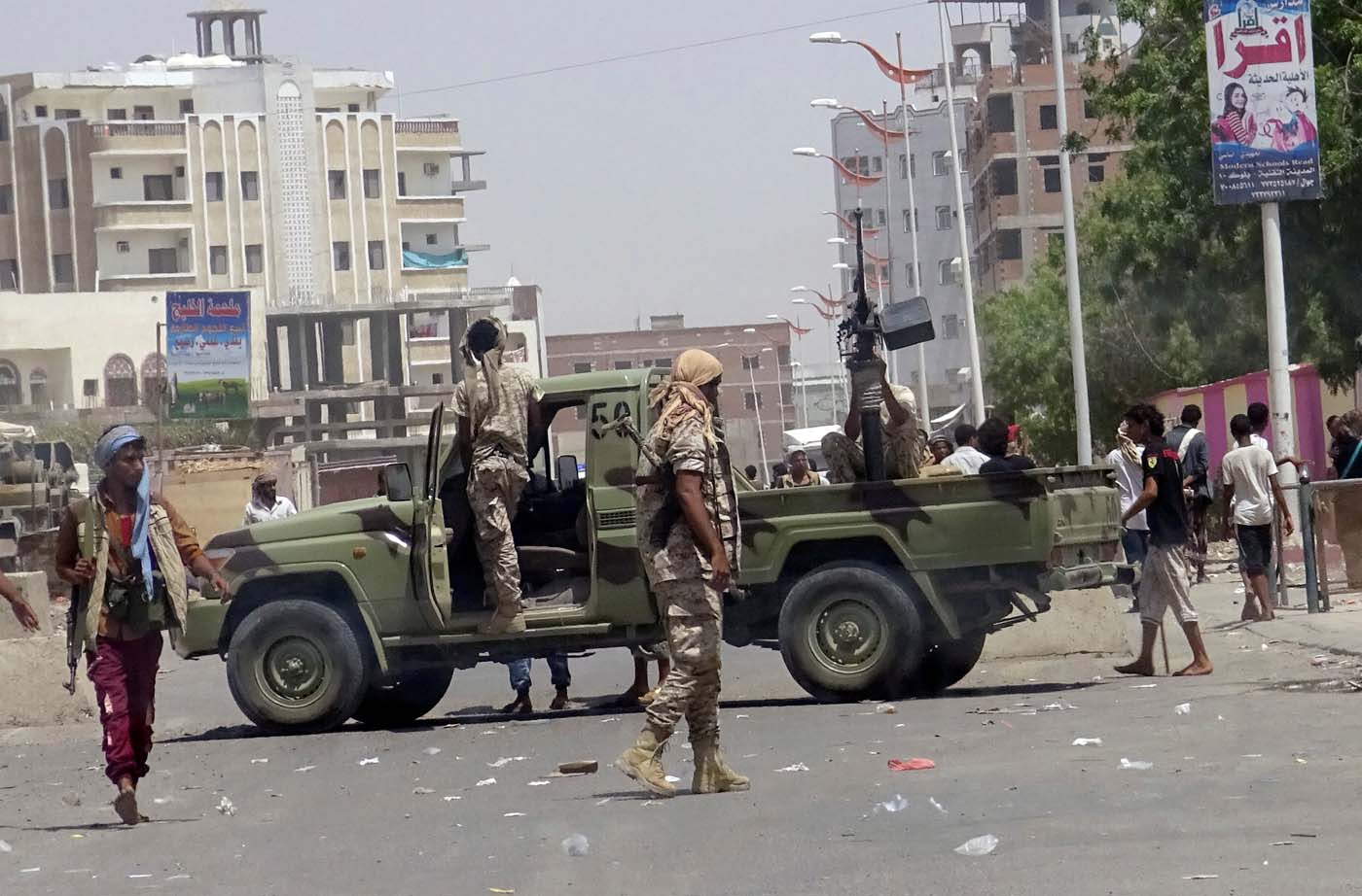 Al menos 71 muertos en atentado suicida del Estado Islámico en Yemen