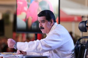 Maduro ordena demandar a periódico por difundir información falsa de Pdvsa