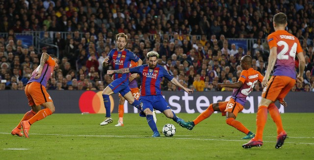 Messi eclipsa la batalla táctica de Guardiola y Luis Enrique