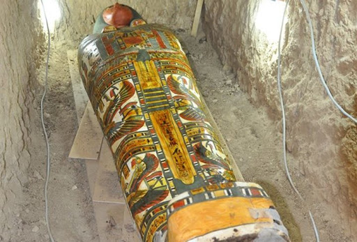 Un ataúd egipcio con un colorido deslumbrante sale a la luz en Lúxor (Fotos)
