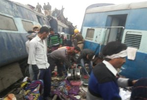 Al menos 60 muertos al descarrilar un tren al norte de la India