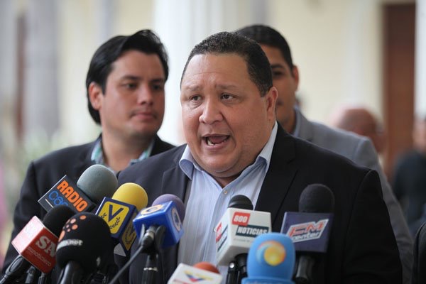José Brito: Si se roban una auyama les dan con todo pero nombran ministros a traficantes de alimentos