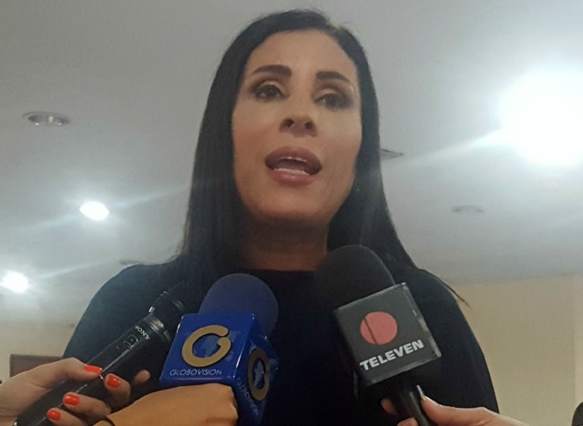 Diputada Larissa González: A Maduro se le derrumba el mundo y tiene miedo