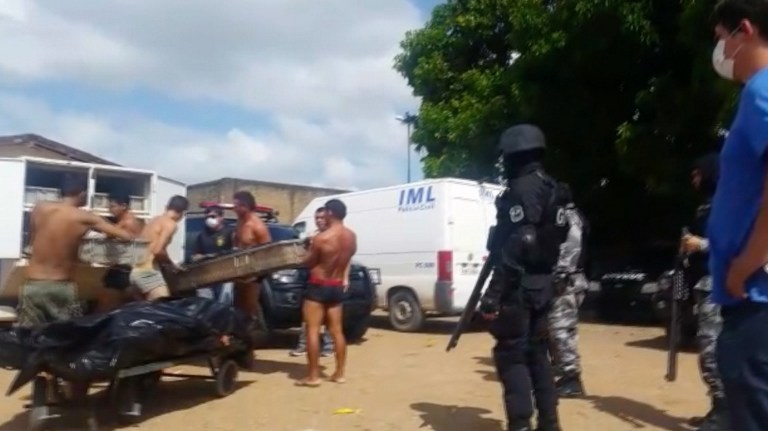 A algunos reos de Brasil, en la nueva masacre, les sacaron el corazón e intestinos