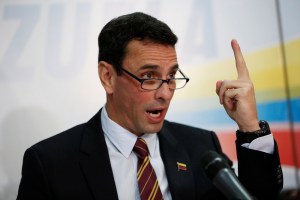 Capriles llamó a desconocer el decreto que restringe las garantías en el país