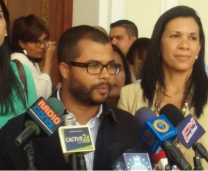 Chavistas desincorporan al concejal Emer Álvarez de la Cámara Municipal de Mariño