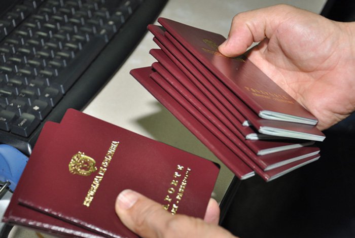 Colombianos se concentrarán este #9F en consulado por alza en precios de pasaportes