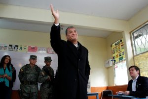 Correa votó y agradeció a ecuatorianos el “privilegio” de haberles servido diez años