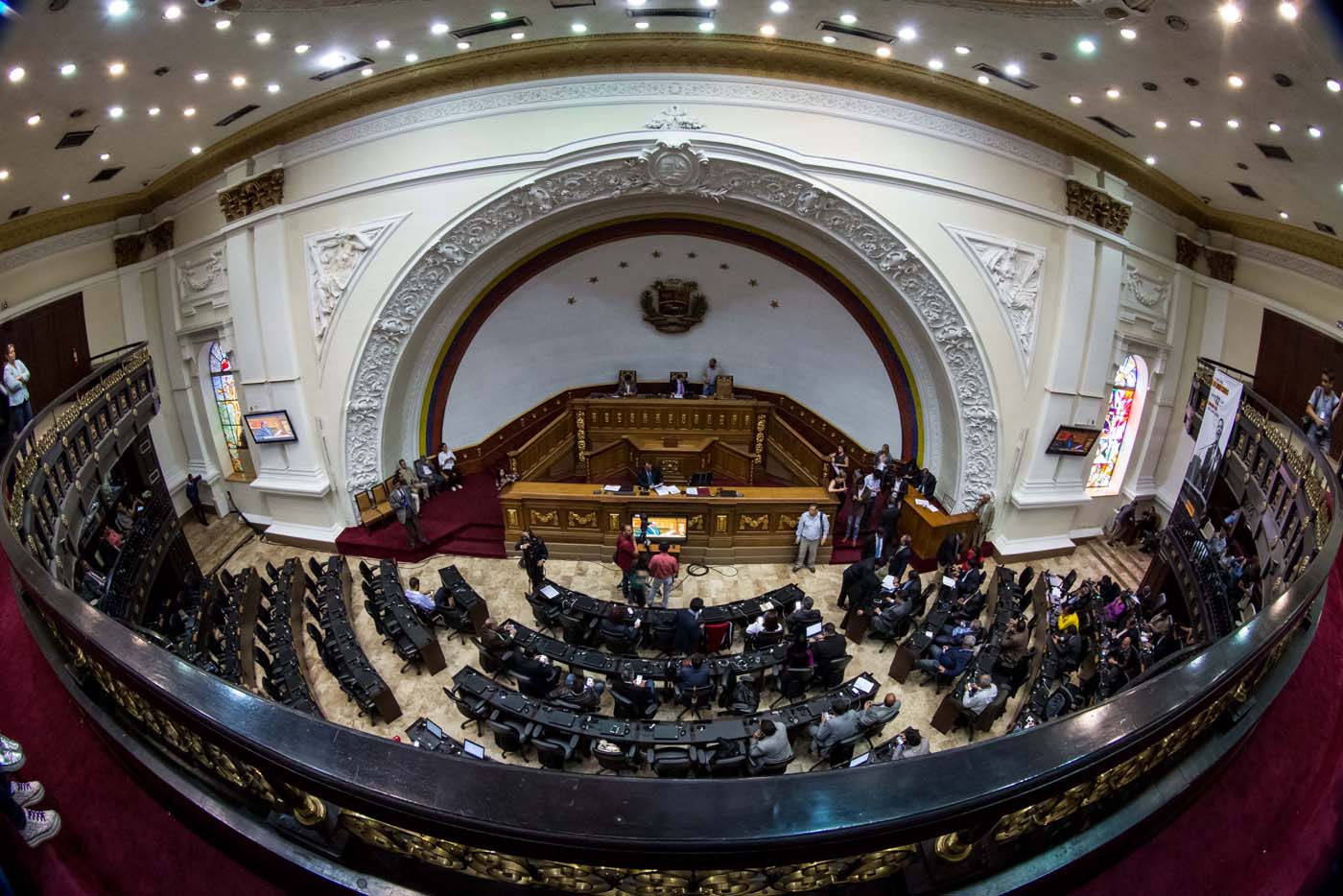 Diputados venezolanos debatirán “luz verde” para proceso de juicio contra Maduro