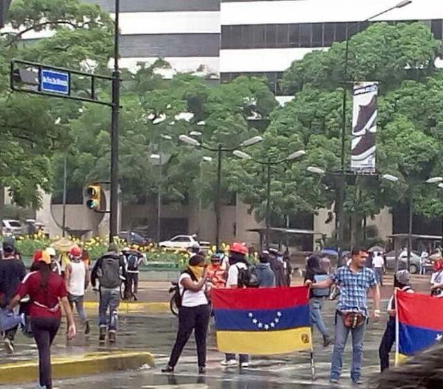 Cerraron el paso en la avenida Francisco de Miranda de Caracas. Foto: @Analitica