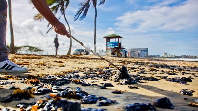 Derrame petrolero en Trinidad y Tobago afecta playas de Sucre y Nueva Esparta