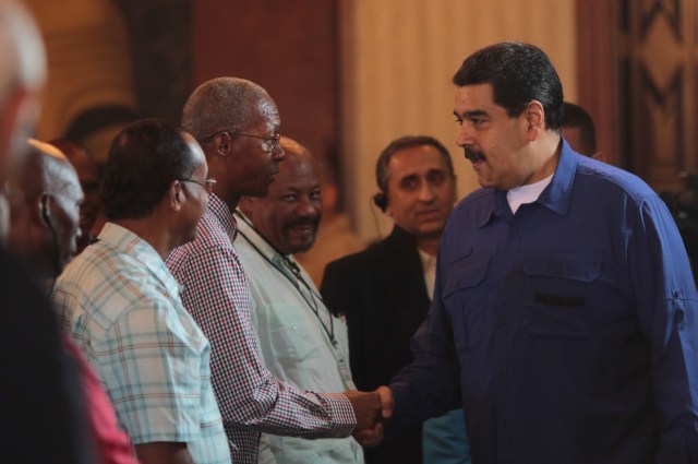 La acusación contra Rajoy la ejecutó Maduro durante una reunión en Caracas con artistas e intelectuales internacionales en la que trató de convencerlos de su Constituyente. Foto: AVN