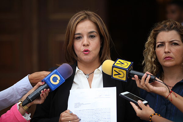 Diputada Karín Salanova: Gobierno de Maduro violó los derechos de los niños de tener una familia