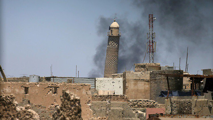 Estado lslámico destruye la icónica mezquita de Mosul en su huida