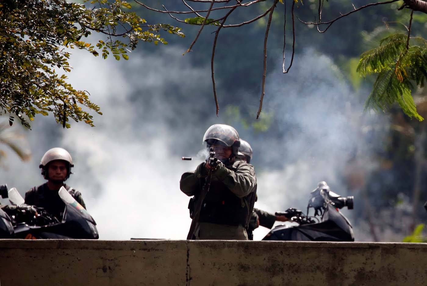 Parlamento de Ecuador pide al régimen de Maduro respetar a sus adversarios