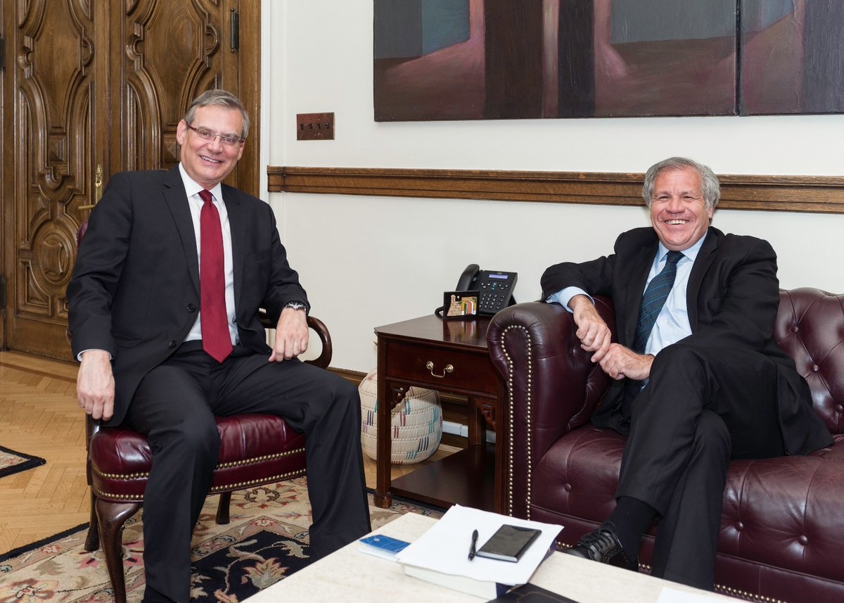 Almagro y el presidente del Consejo Permanente dialogan sobre grave situación de Venezuela