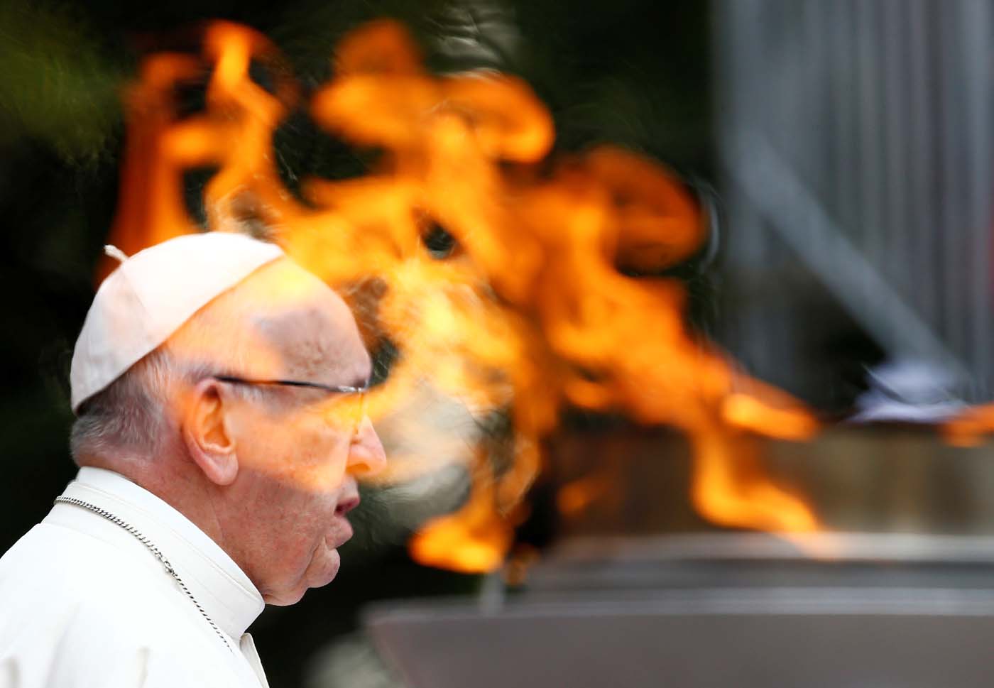 El Papa dice que críticas a su exhortación son respetables, pero equivocadas