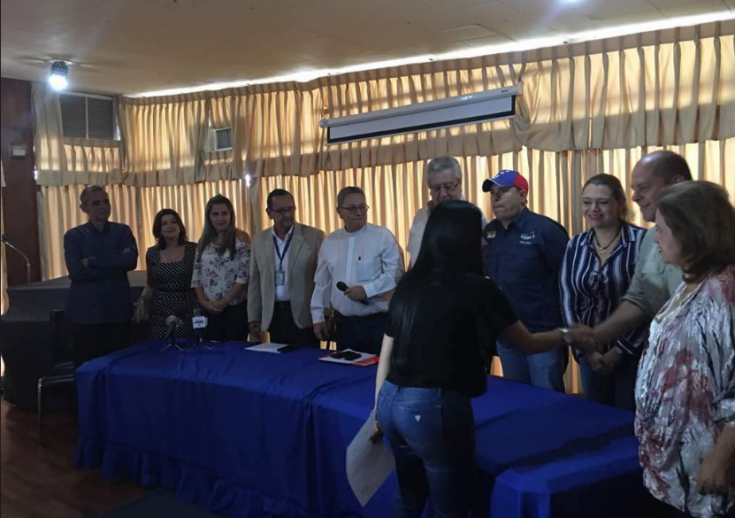 Comisión Regional del Táchira ratificó a Laidy Gómez como candidata unitaria de la MUD a regionales