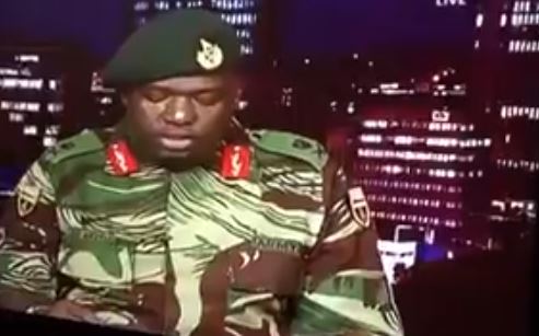 Militares niegan golpe en Zimbabue y anuncian ofensiva contra entorno de Mugabe