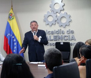 Alcalde Cocchiola: La improvisación en servicios públicos destruyó Venezuela