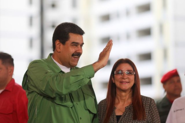 El presidente Nicolás Maduro, junto a la "primera combatiente" Cilia Flores (Foto: @PresidencialVen)