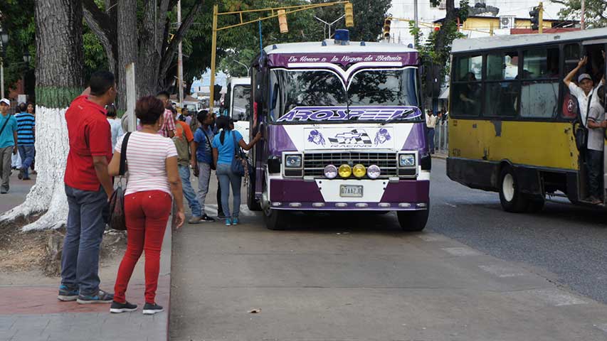 Transportistas Guarenas- Guatire alertan que 300 unidades están paradas por repuestos