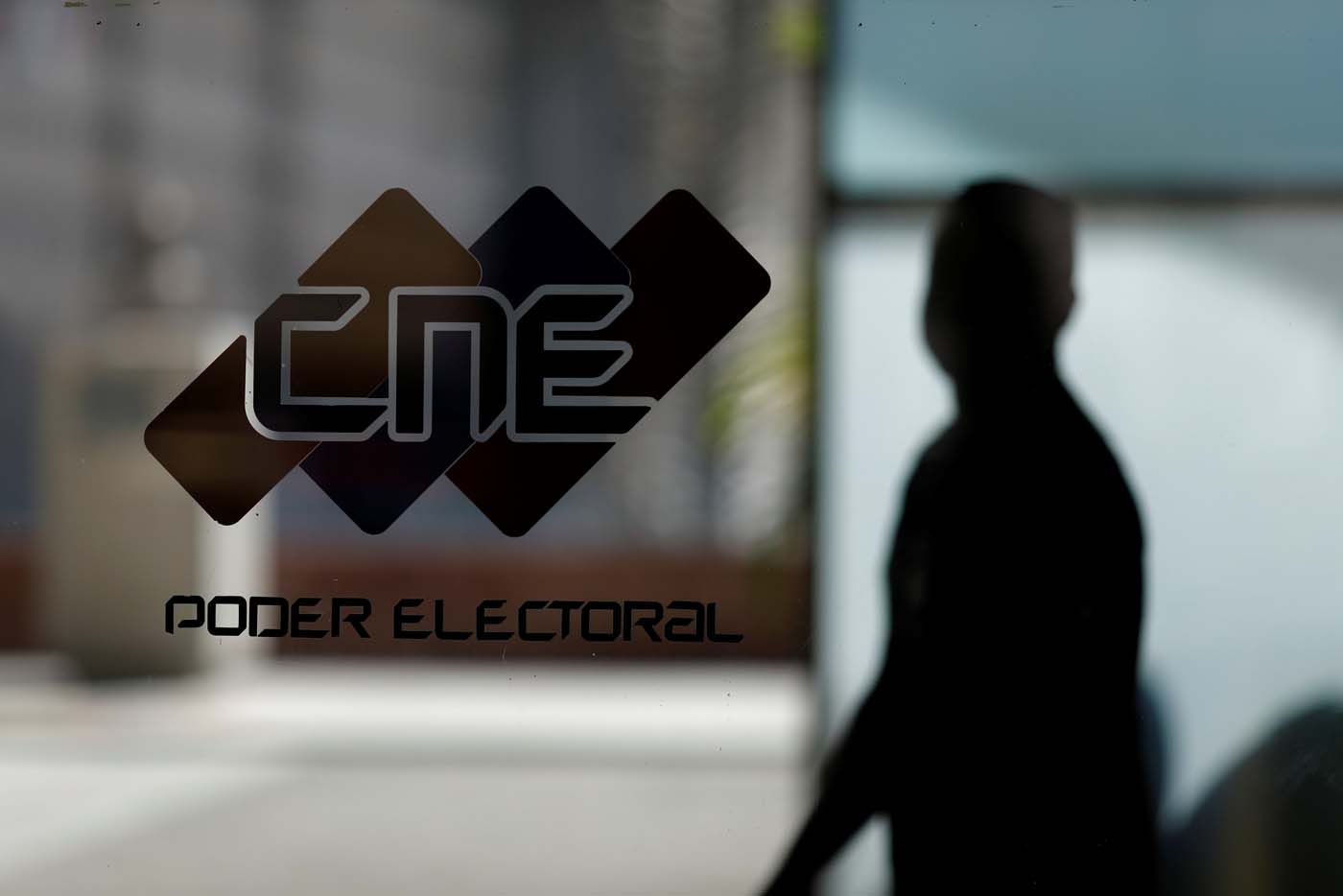Rectora del CNE: Bloqueo despiadado contra Venezuela adelantó elecciones presidenciales