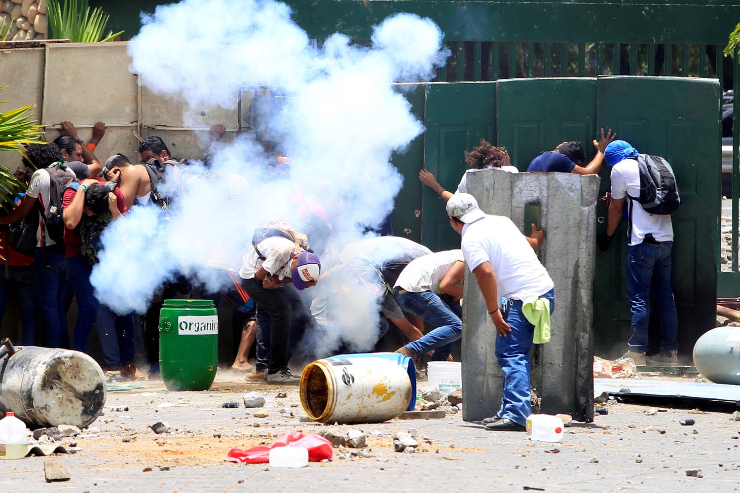 Al menos tres muertos en Nicaragua tras violenta jornada de protestas (Fotos)
