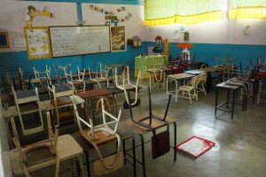 La hiperinflación en Venezuela desaloja las aulas de alumnos y profesores (Fotos)