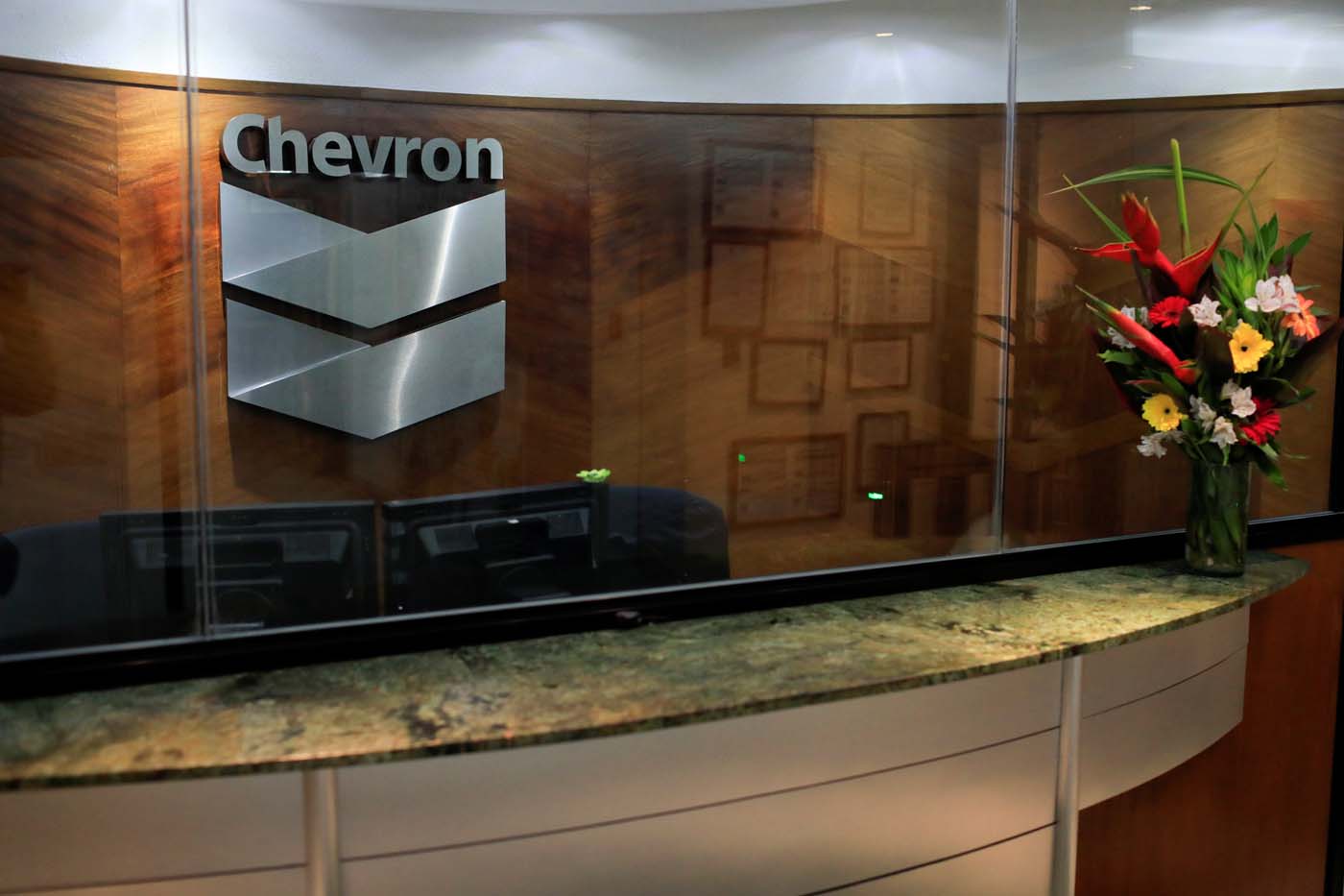 Chevron dice estar optimista de mantener sus actividades en Venezuela